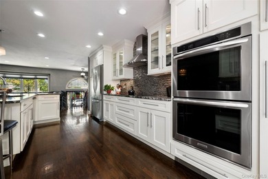 TURNKEY & SIMPLY BEAUTIFUL!!! This Renovated Wedgewood Wide Line - photo 9