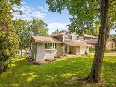 Lake Home For Sale in Lake Summerset, Illinois