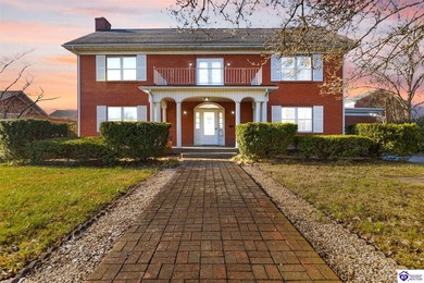 Green River Lake Home For Sale in Campbellsville Kentucky