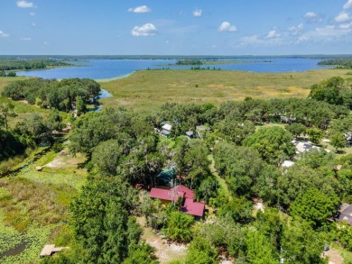 Lake Home For Sale in Fort Mccoy, Florida