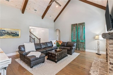 Welcome to 306 Broadway, an exceptional Southend retreat ideally - photo 12