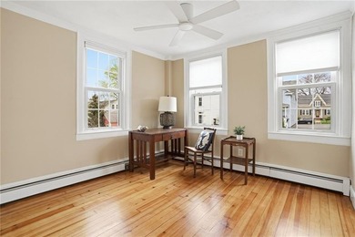 Private first-floor residence in the rear building at 48 1/2 - photo 12