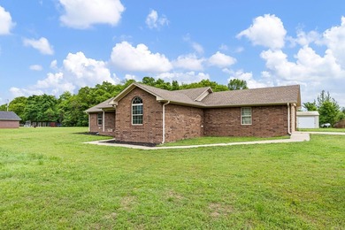 BACK ON THE MARKET - NO FAULT OF THE SELLERS! Don't miss this - photo 4