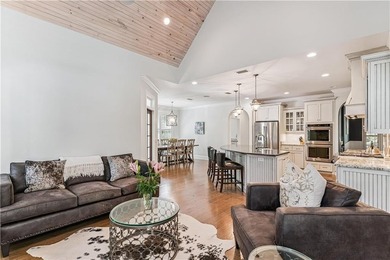 Welcome to 306 Broadway, an exceptional Southend retreat ideally - photo 15