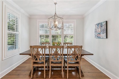 Welcome to 306 Broadway, an exceptional Southend retreat ideally - photo 17