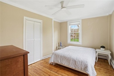 Private first-floor residence in the rear building at 48 1/2 - photo 19