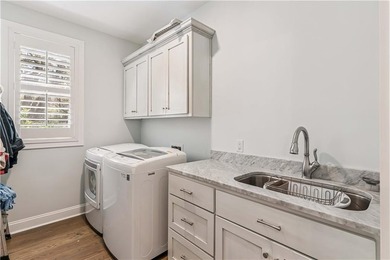 Welcome to 306 Broadway, an exceptional Southend retreat ideally - photo 21