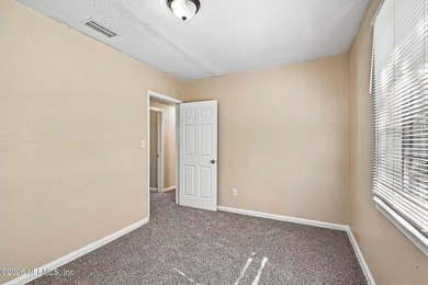 Calling all investors and savvy buyers! This 3-bedroom, 2-bath - photo 29