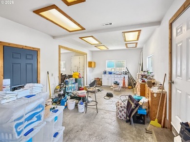 Oceanfront Oasis Home with Stunning Panoramic Views from inside - photo 30