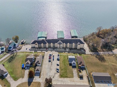 Lake Condo For Sale in Athens, Alabama