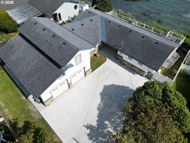 Oceanfront Oasis Home with Stunning Panoramic Views from inside - photo 43