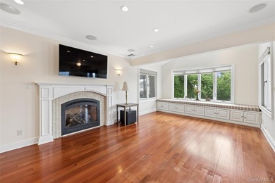 Spacious and beautifully maintained 3-bedroom, 2.5-bath home - photo 7