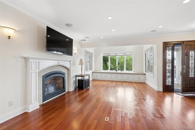 Spacious and beautifully maintained 3-bedroom, 2.5-bath home - photo 9