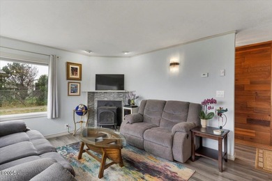 Welcome to your coastal retreat! Beautiful ocean view home just - photo 6