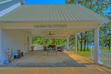 TURNKEY WATERFRONT on 2 pristine acres! This FULLY FURNISHED - photo 8