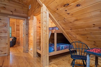 A peaceful lakeside escape awaits in this charming mountain - photo 17