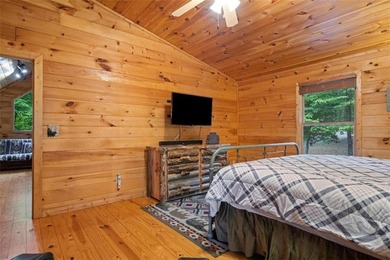 A peaceful lakeside escape awaits in this charming mountain - photo 21