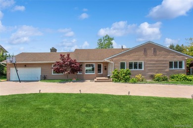Welcome to one of Hewlett Harbor's finest waterfront offerings - - photo 2