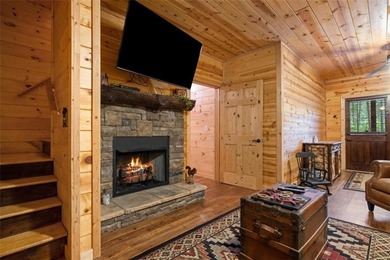 A peaceful lakeside escape awaits in this charming mountain - photo 25