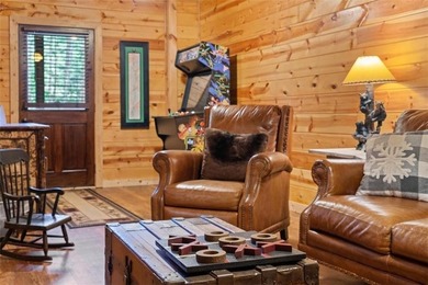 A peaceful lakeside escape awaits in this charming mountain - photo 27