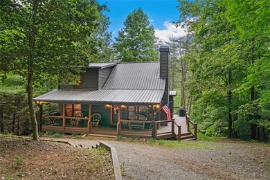 A peaceful lakeside escape awaits in this charming mountain - photo 32