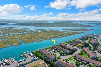 Welcome to waterfront paradise at the desirable Anchorage with - photo 8