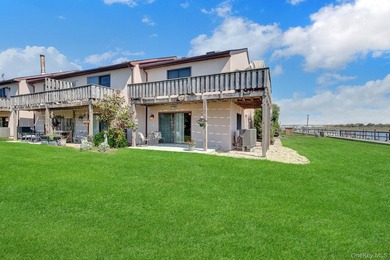 Welcome to waterfront paradise at the desirable Anchorage with - photo 9