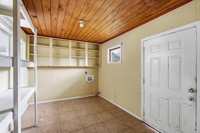 Looking for a manageable renovation project in a high-demand - photo 7