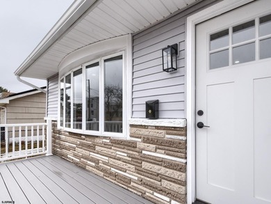 Welcome home on Hamilton. This fully remodeled and somewhat - photo 9