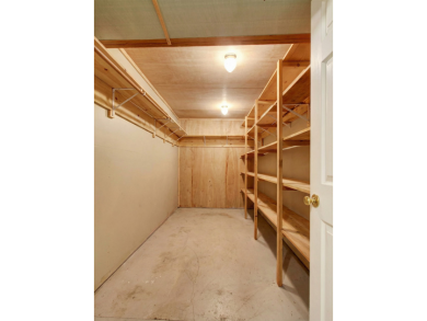 Lovely Rancher with fully finished lower level - photo 16