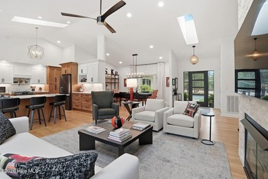 Stunningly renovated ranch on a prime golf course lot on the - photo 15