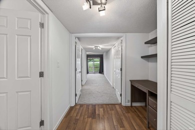 GATED. RELAXING. EASY-LIVINGe enjoy lake life in this recently - photo 17