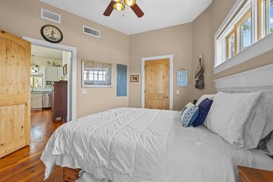 WATERFRONT HOUSE FOR SALE IN Suwannee!! This charming 3-bedroom - photo 18