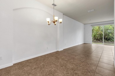 This beautifully maintained 3-bedroom, 2-bathroom end-unit - photo 8