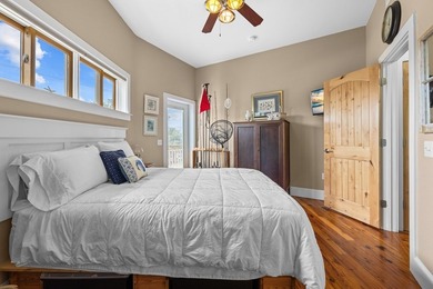 WATERFRONT HOUSE FOR SALE IN Suwannee!! This charming 3-bedroom - photo 20