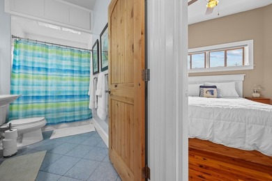 WATERFRONT HOUSE FOR SALE IN Suwannee!! This charming 3-bedroom - photo 22