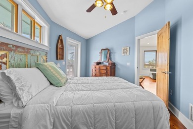 WATERFRONT HOUSE FOR SALE IN Suwannee!! This charming 3-bedroom - photo 25