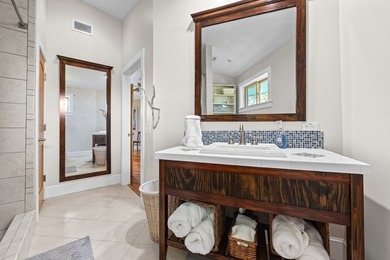 WATERFRONT HOUSE FOR SALE IN Suwannee!! This charming 3-bedroom - photo 30