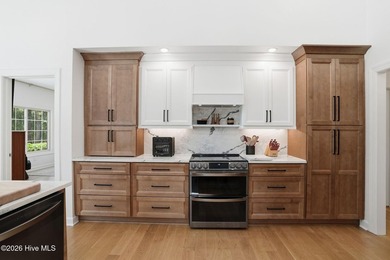 Stunningly renovated ranch on a prime golf course lot on the - photo 31