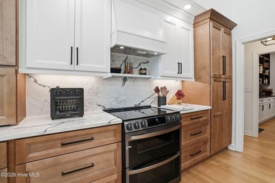 Stunningly renovated ranch on a prime golf course lot on the - photo 32