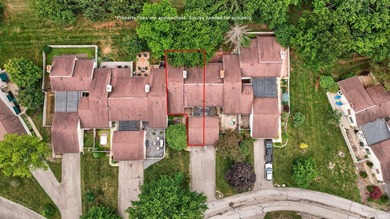 GATED. RELAXING. EASY-LIVINGe enjoy lake life in this recently - photo 33