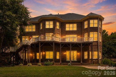 OPEN HOUSE: Saturday, 7/25 from 11-1 pm! A rare double-lot - photo 3