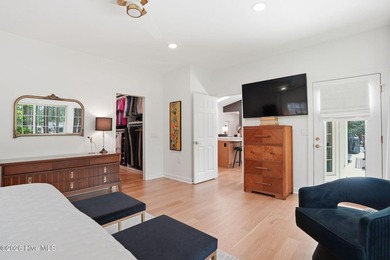 Stunningly renovated ranch on a prime golf course lot on the - photo 43