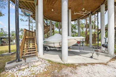 WATERFRONT HOUSE FOR SALE IN Suwannee!! This charming 3-bedroom - photo 45