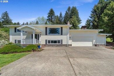 Stunning Valley Views & Coastal Convenience. This immaculate - photo 3