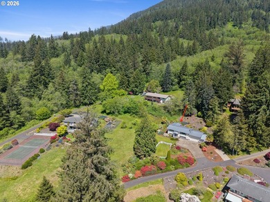 Stunning Valley Views & Coastal Convenience. This immaculate - photo 5