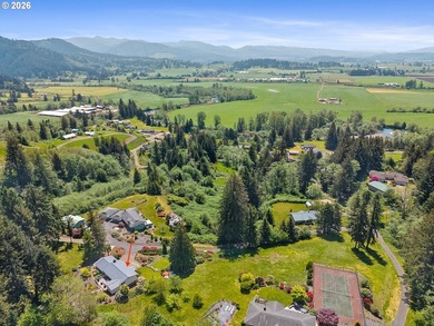 Stunning Valley Views & Coastal Convenience. This immaculate - photo 7