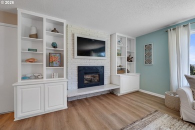 Stunning Valley Views & Coastal Convenience. This immaculate - photo 9