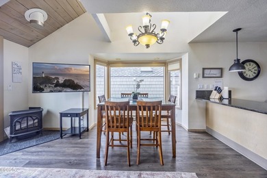 SELLER WILL PREPAY ONE YEAR OF HOA FEES WITH ACCEPTABLE OFFER! - photo 10