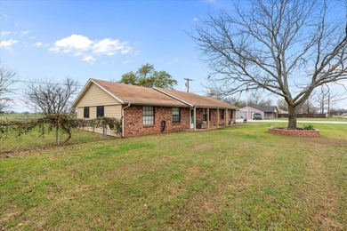 Charming Brick Home Ready for Its Next Owners! This brick home - photo 3
